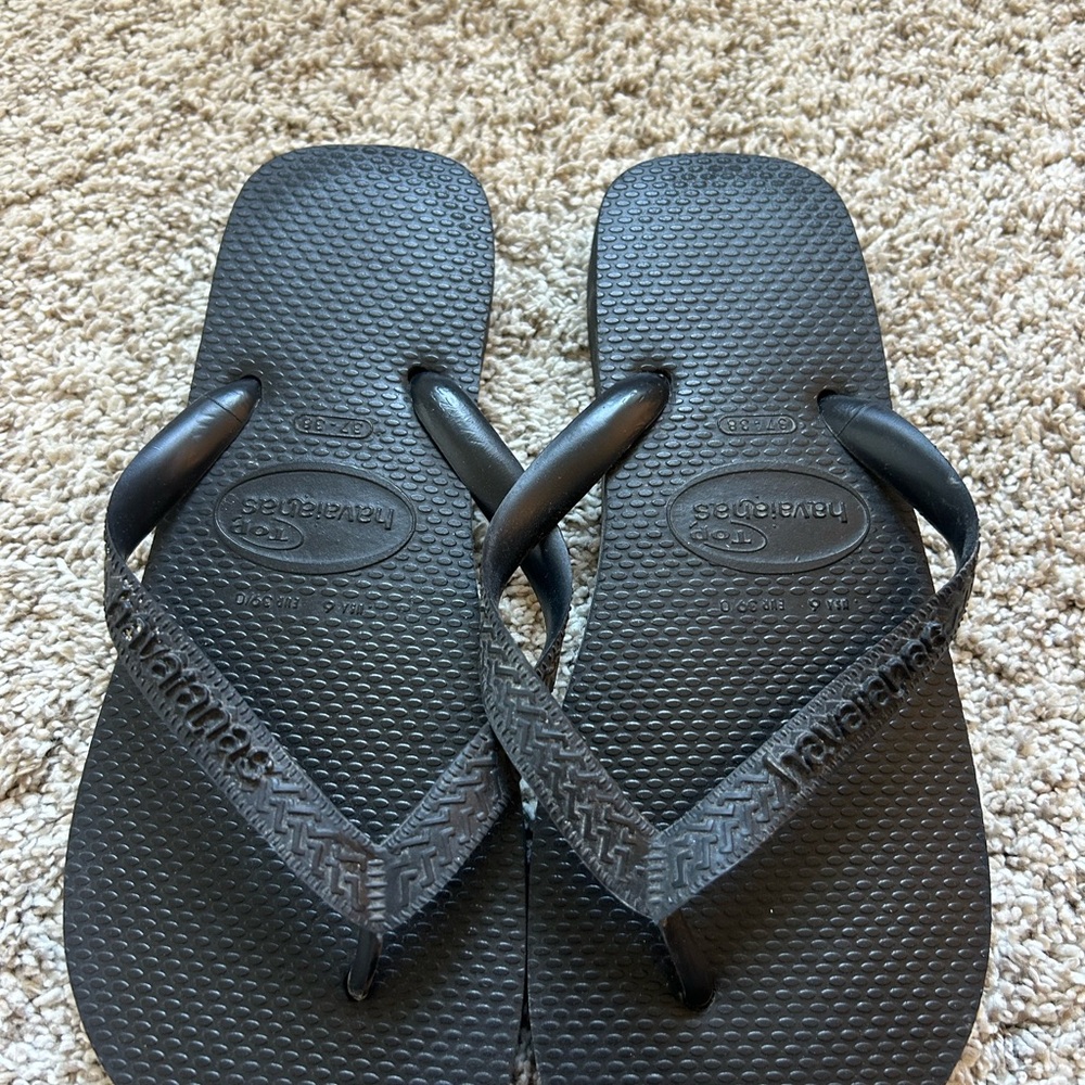 Havaianas Classic Black Sandals USA size 6